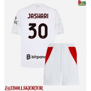 AC Milan Ardon Jashari #30 Borta Kläder Barn 2026-27 Kortärmad (+ Korta byxor)